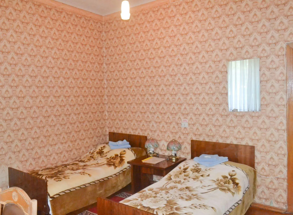 Отель Жовтневый