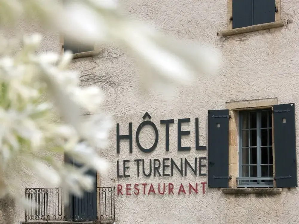Charme et Caractère Le Turenne - Contact Hôtels