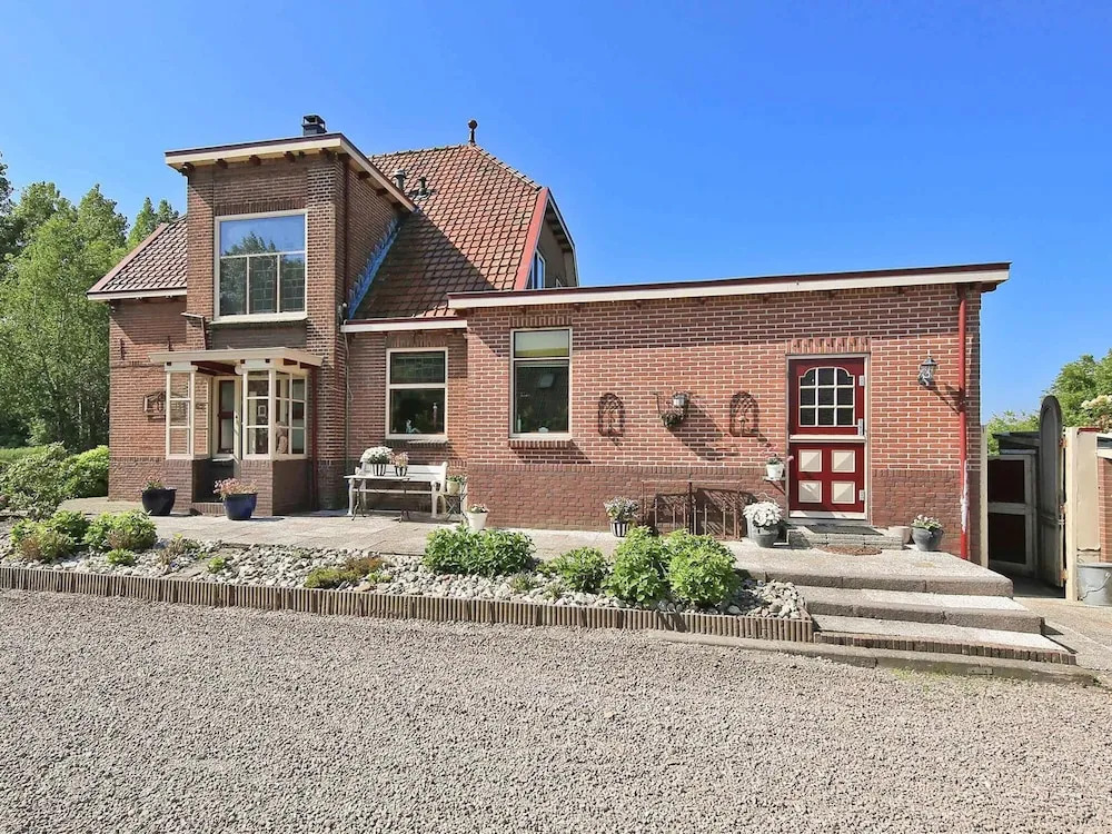 Characteristic Country House With Wellness