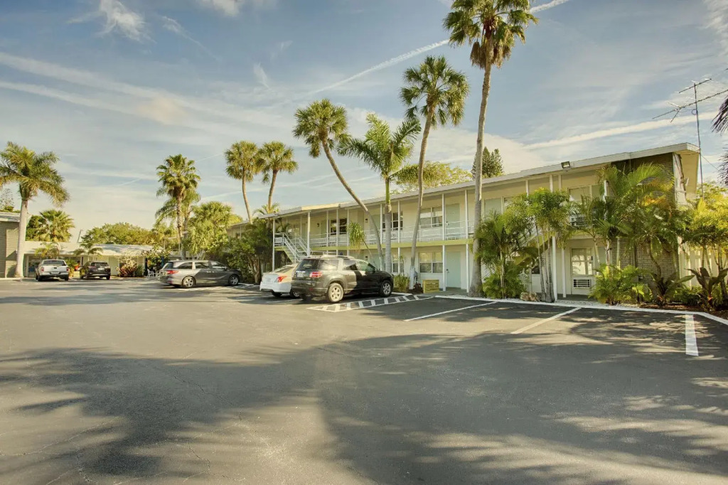 Regency Inn & Suites Sarasota