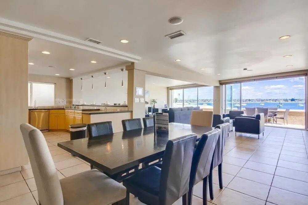 Waterfront Getaway 5 6 Bedrooms 5.5 Bathrooms Condo
