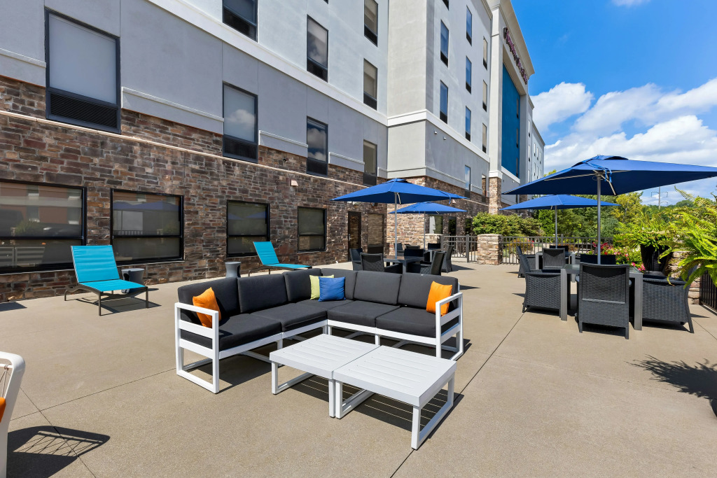 Hampton Inn & Suites Canton