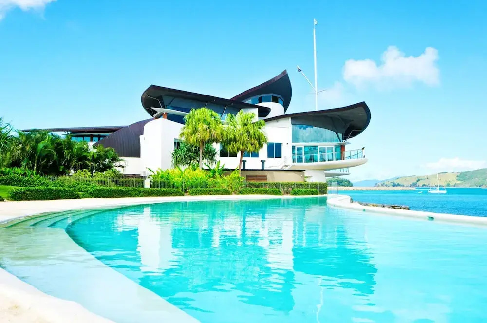 Yacht Club Villas