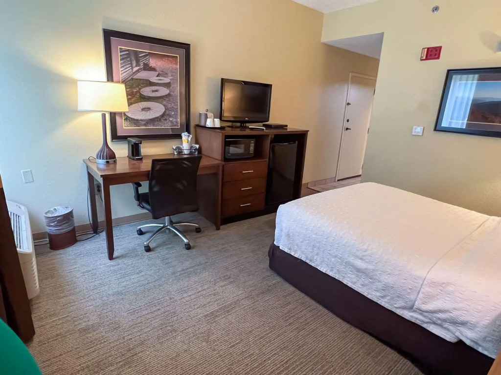 Clarion Pointe Cherokee