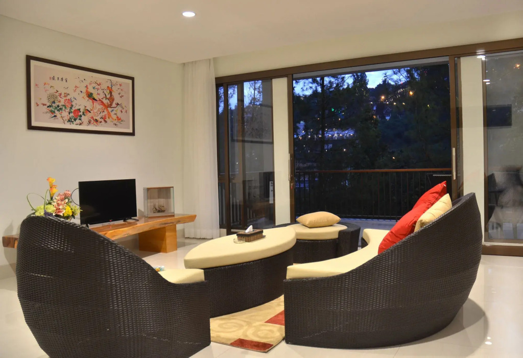 Magenta Hill View Villa 6 bedrooms with a private slide pool