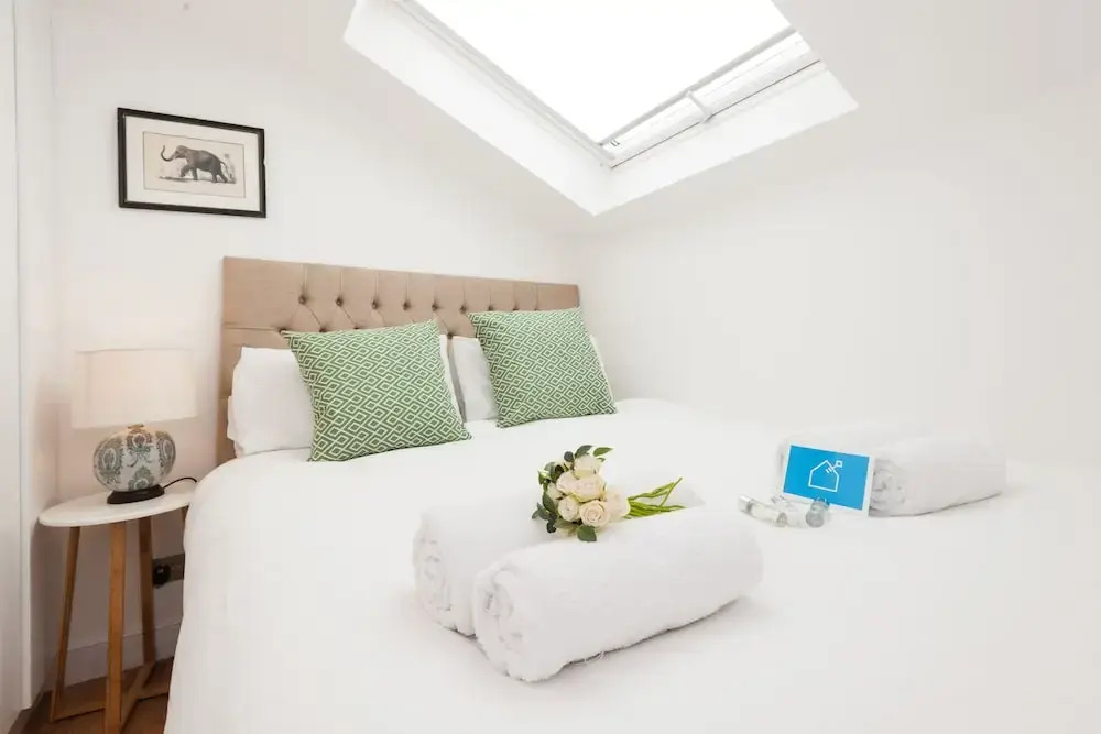 The Lillie Road Residence