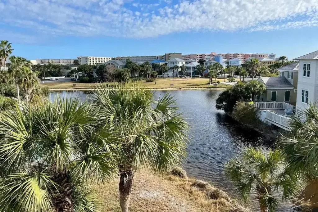 Destin Pointe 3586 - Emerald Breeze Hideaway