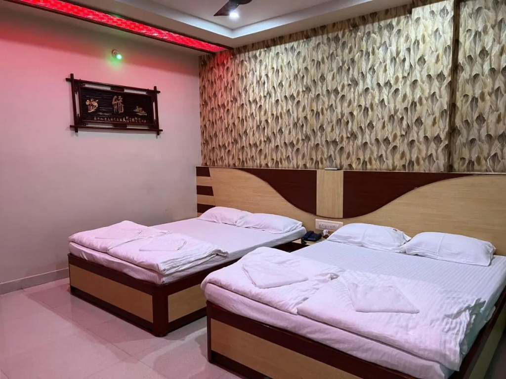 Hotel Lee Garden Near to Blue Flag Beach 500 Mtrs