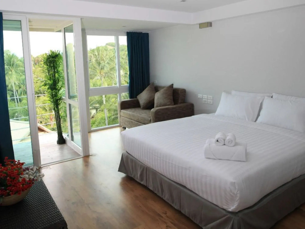 Nantra Thongson Bay Resort & Villas