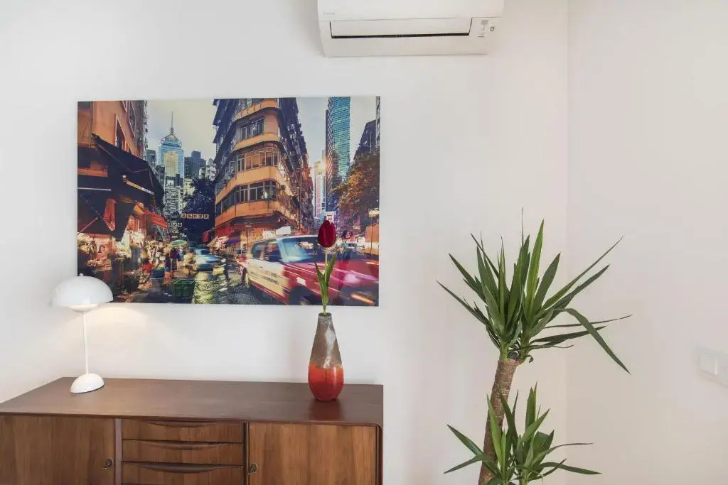 Lovelystay - Chic, Citrus Home - Private Garden And Parking