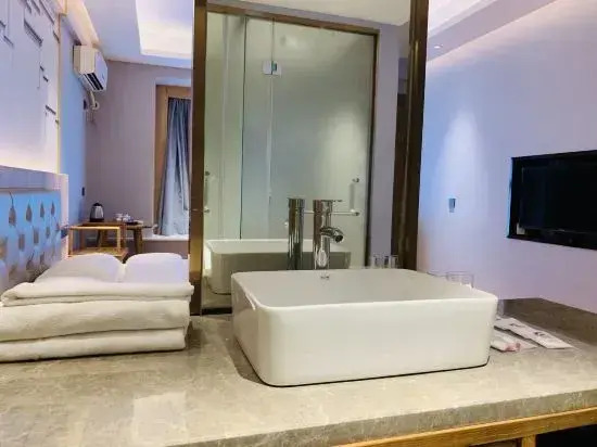 Kelton Wisdom Hotel (Jinjiang Wudian City Wanda Plaza)