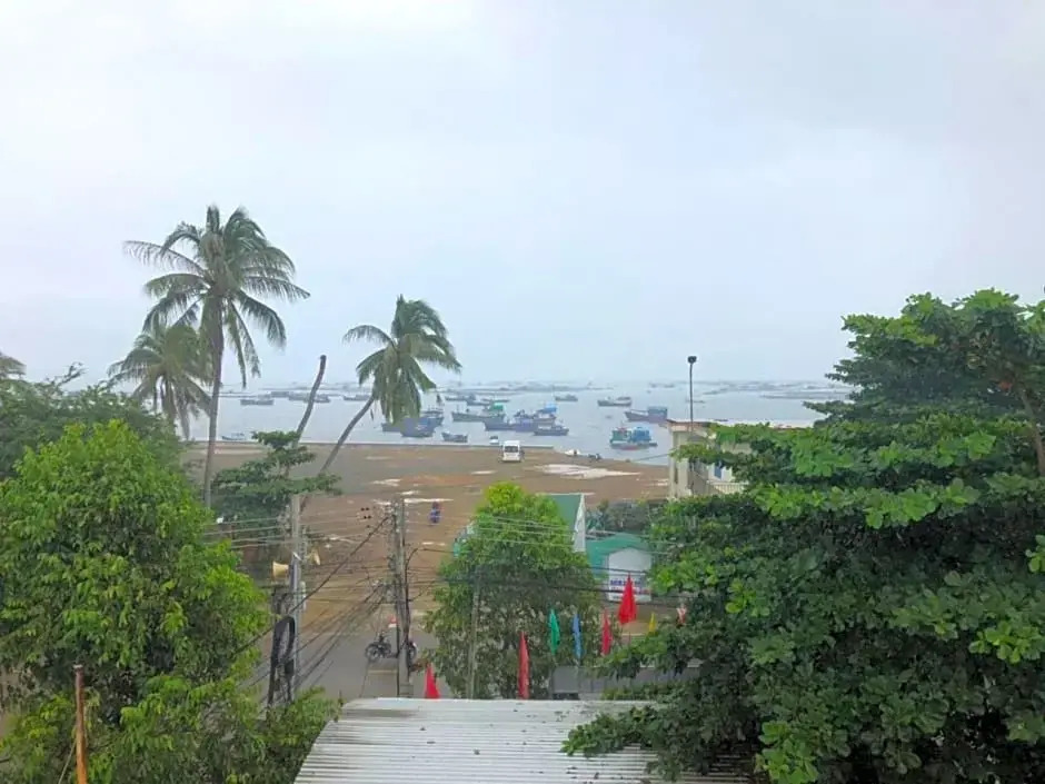 Lê Tùng Hotel - Vạn Giã