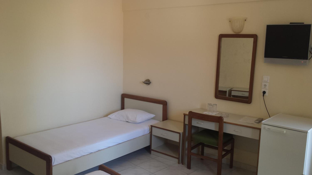 Ionis Hotel