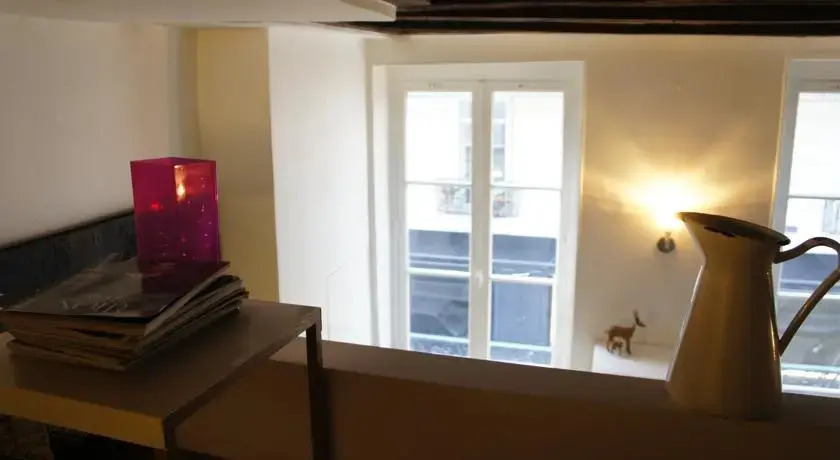 Marais Mezzanine