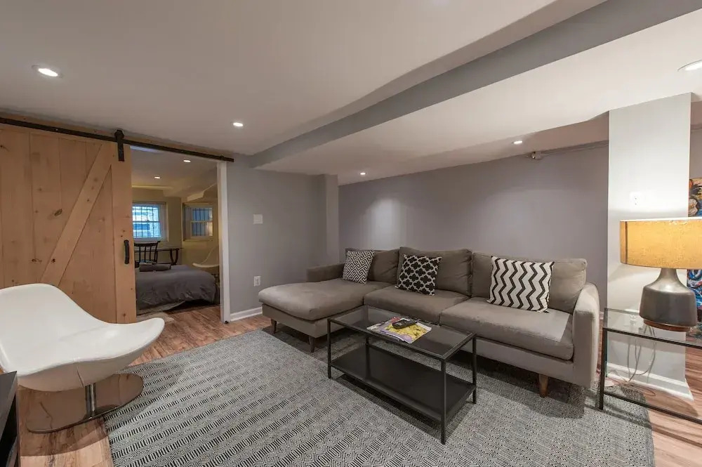 Honey Suite - Luxury Bed - Peaceful and Quiet Central D.C.