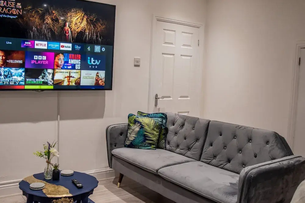 BV Comfy Spacious 3 Bedroom House At Tatton Street Manchester