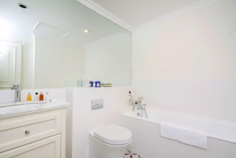 Classic South Kensington Home with Balcony