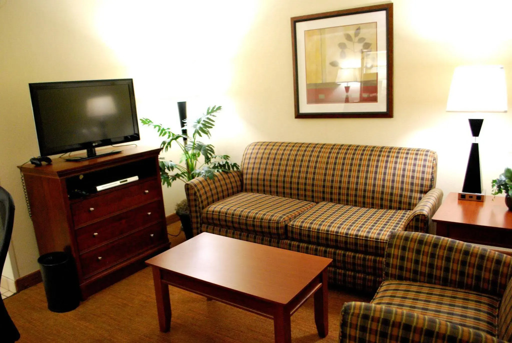 Hampton Inn Raleigh Capital Blvd North