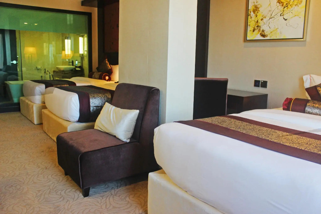 Royale Signature Hotel