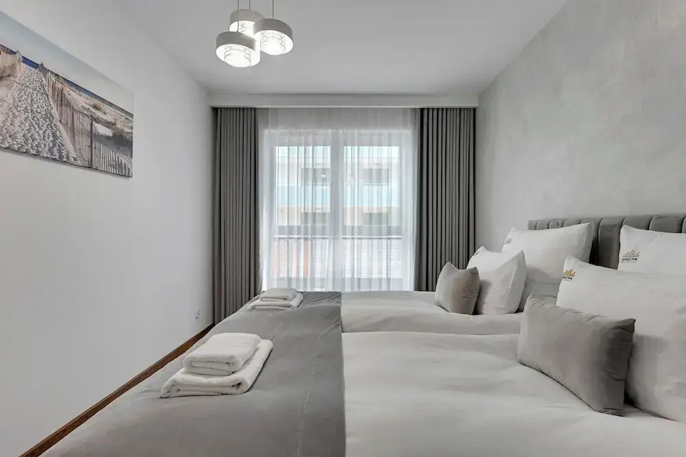 Old Town Bastion Walowa Apartments by Noclegi Renters