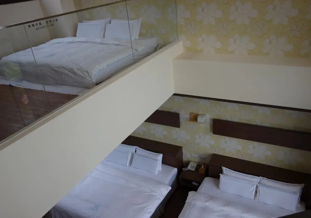 兩腳詩集 綠活學旅 Footprint Inn