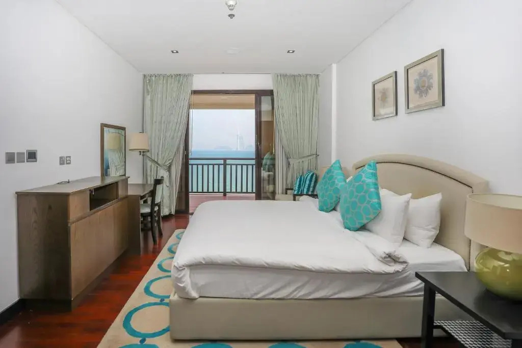 Luxury residential apartments located in Anantara area , pool , beach , free parking
