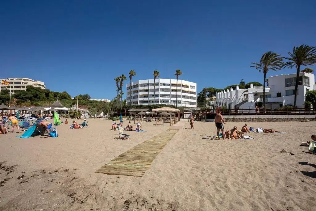 La Luna Beach