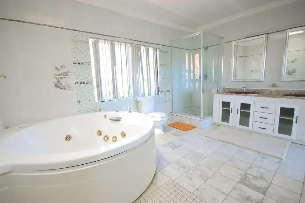 The Advocate Suites Manor