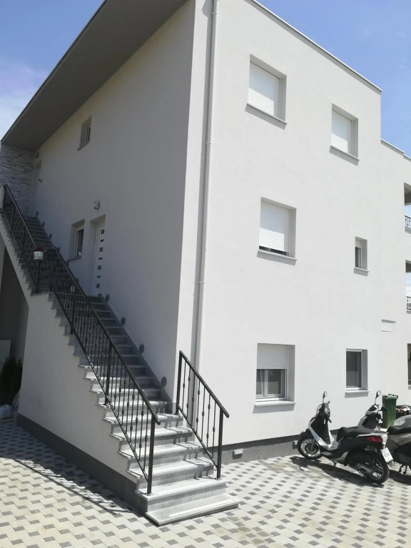 Villa Apartments AA 1