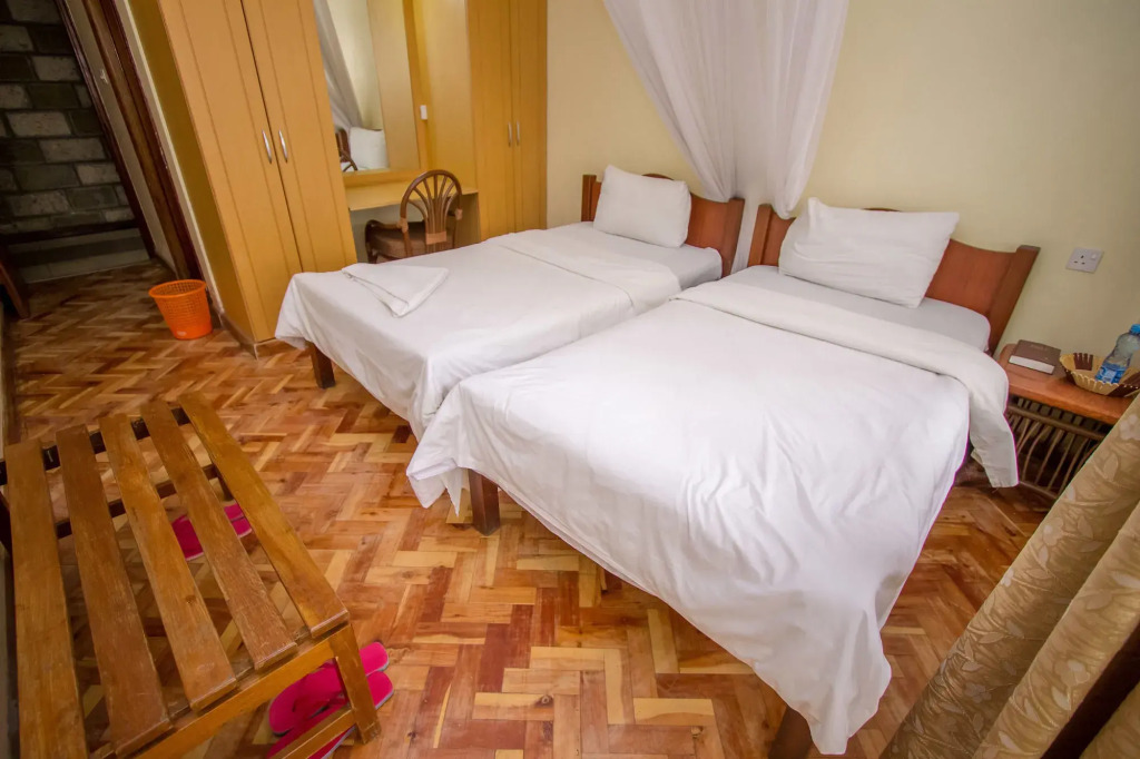 Viena Woods Holiday Inn