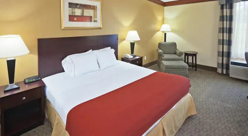 Holiday Inn Express Tahlequah