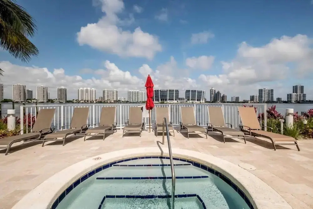 Le Marina Bay 802 by Go Florida Condo Sunny Isles