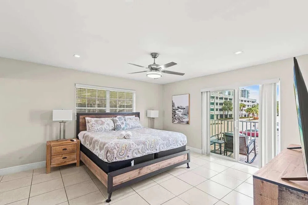 Colonial Manor Condos - Fort Lauderdale