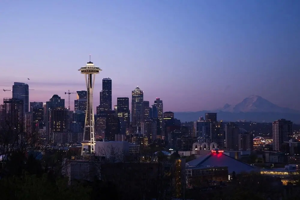 Sweet Seattle Retreat 3 Apts 7 Bd Sleeps 20!