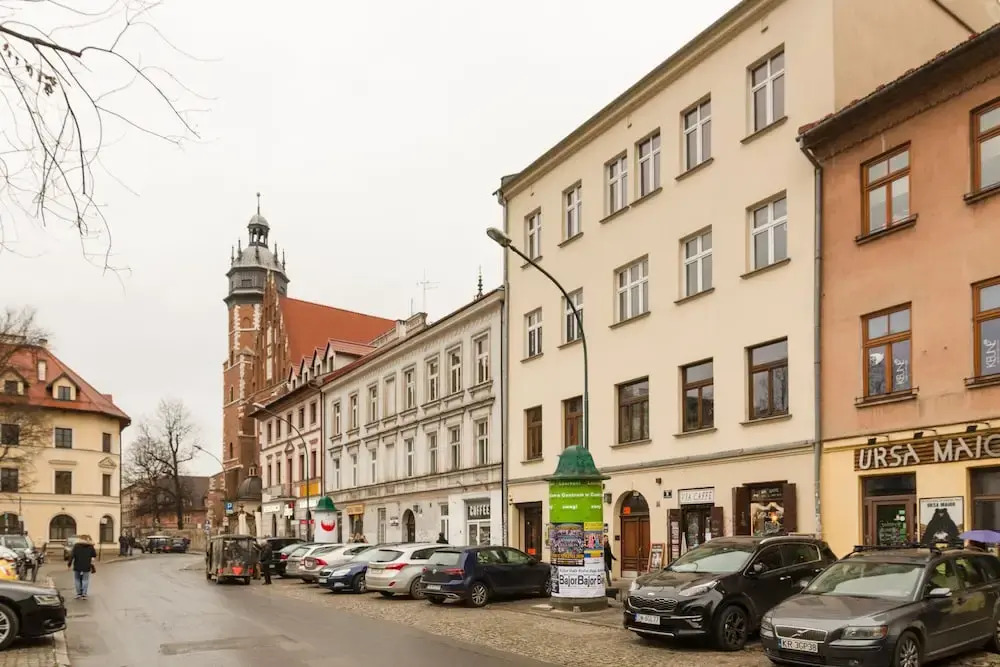 Studio z ogrodem przy Starej Zajezdni