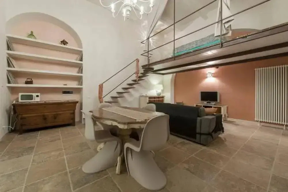 Shabby Loft In Colosseum