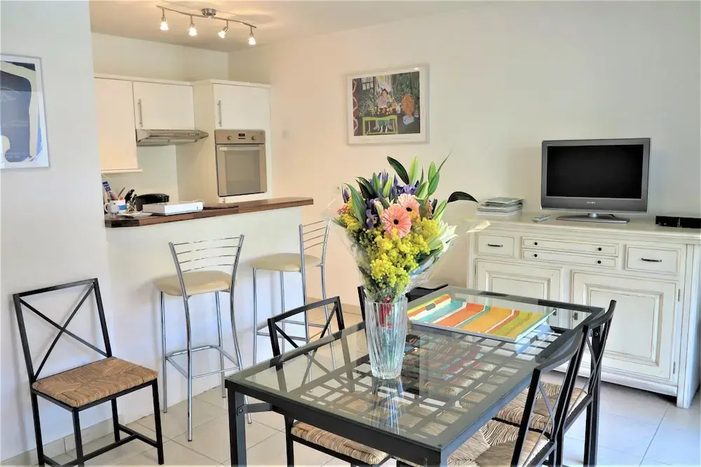 Viva Riviera Nice and Quiet 1 Bedroom with Swimming Pool