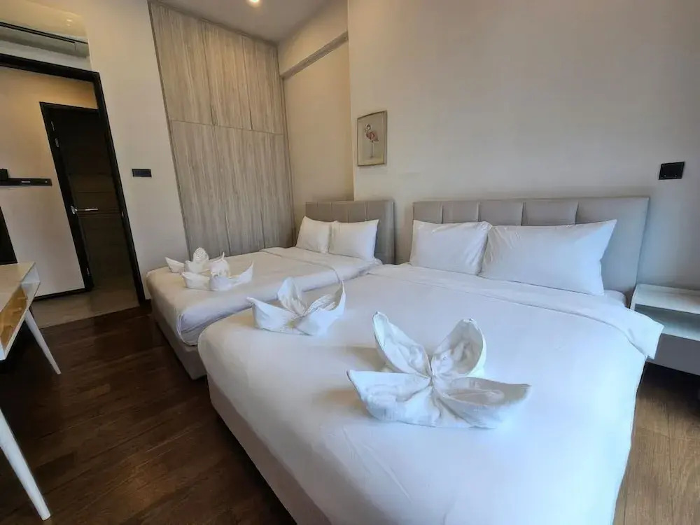 Opus KL Residences 1BR near TRX - Living Signature