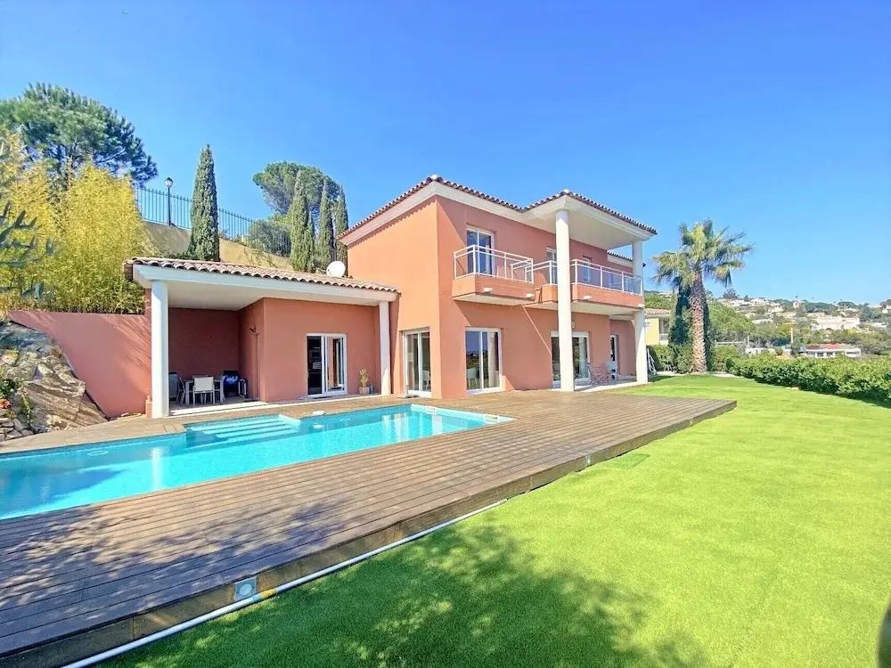 Villa vue mer Mandelieu by ESTATESCANNES