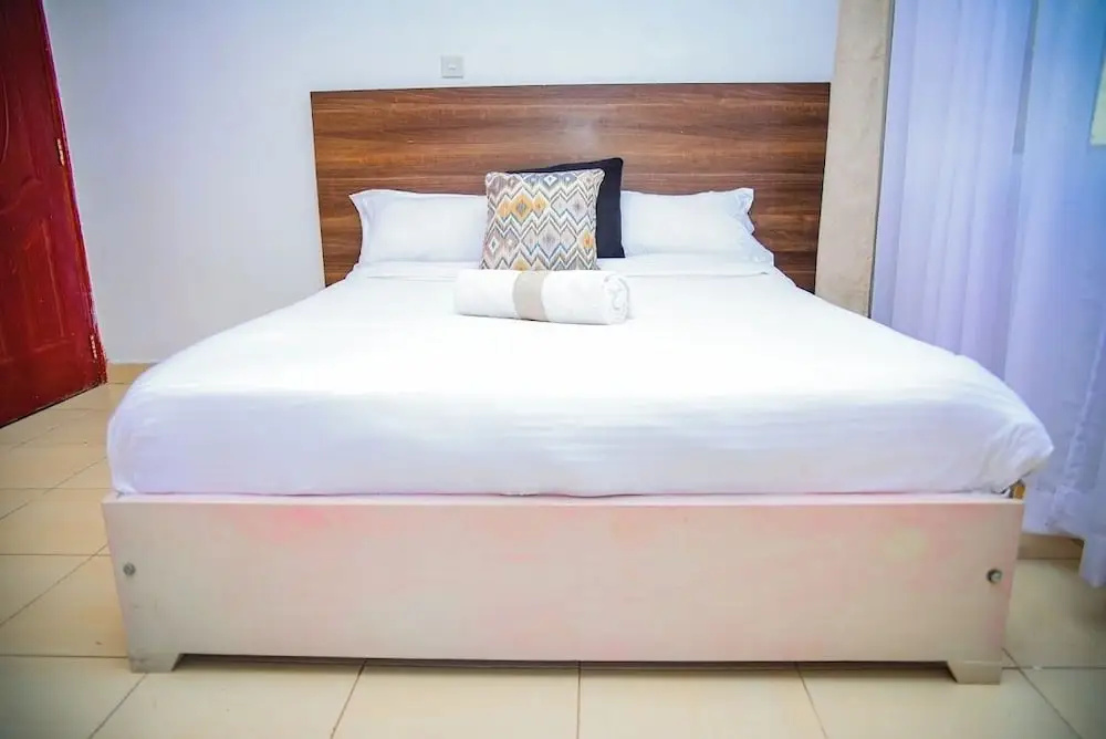 Lux Suites Father's Hub Apartments