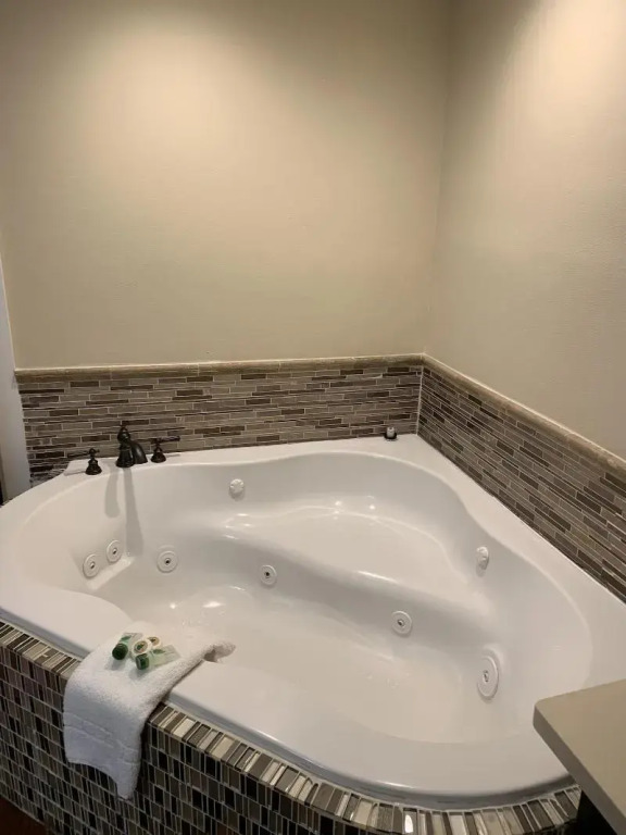 Blue Bay Inn and Suites