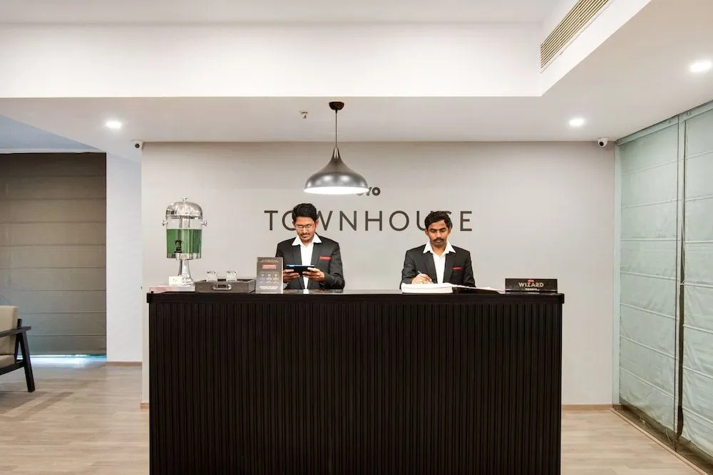 OYO Townhouse 228 Hotel Alana