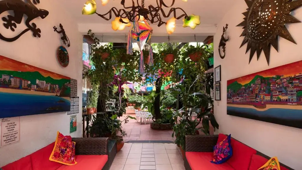 Hotel Posada De Roger - Near Los Muertos Beach