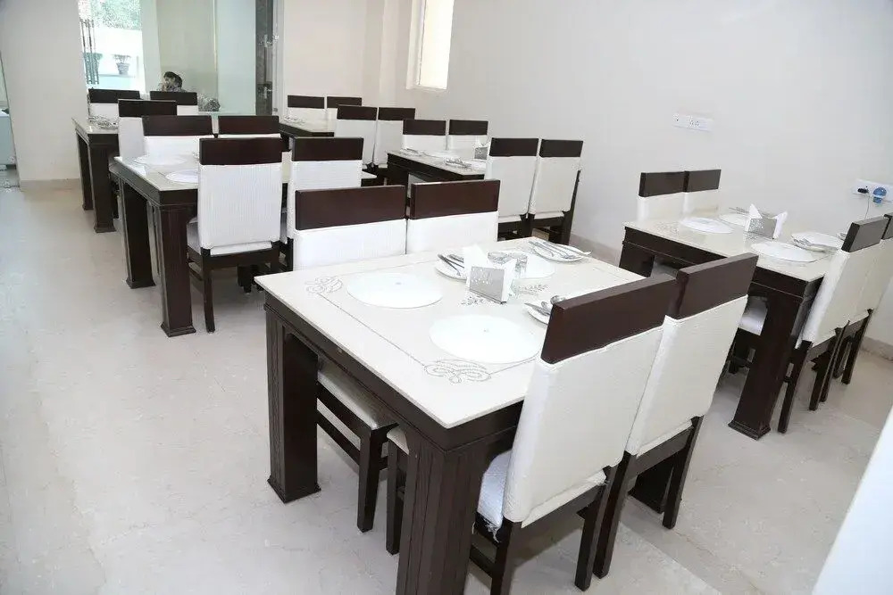 Qcent Gurgaon by Pacific Inn