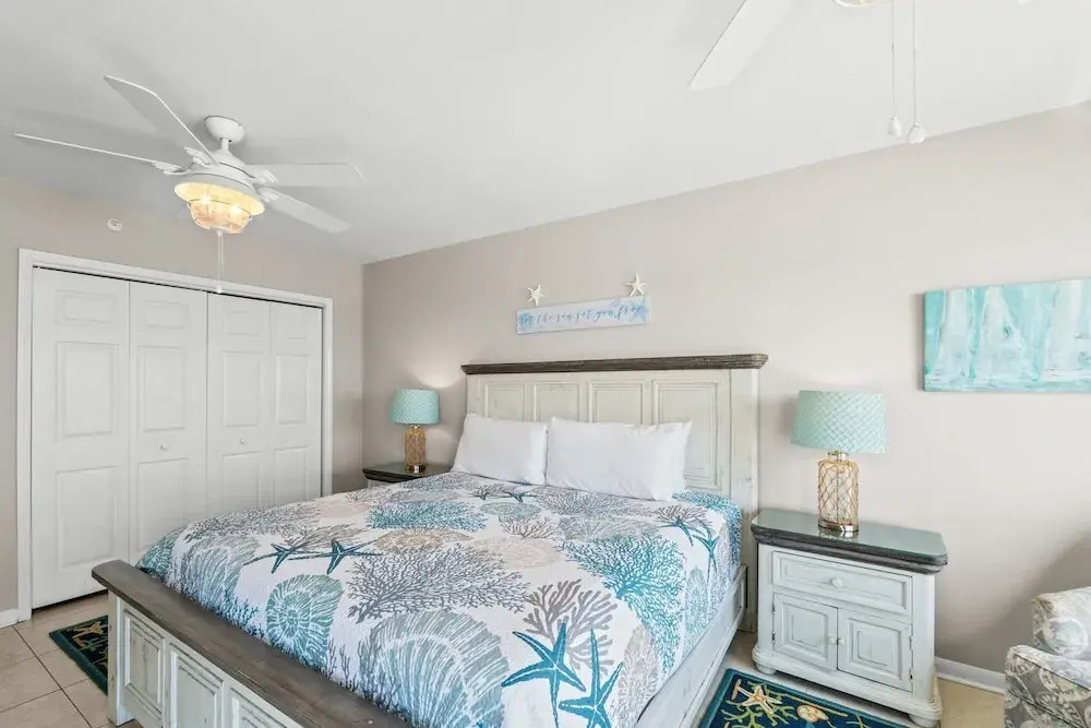 Emerald Towers West 4006 - Resting Beach Face