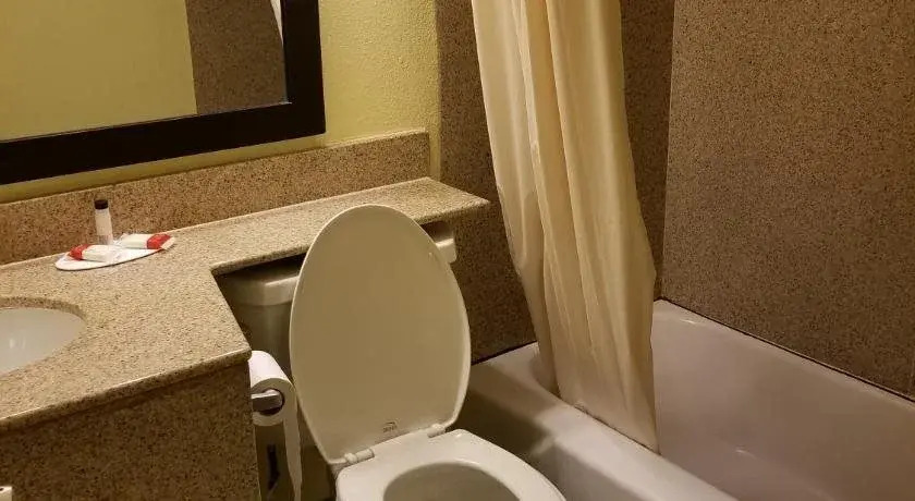 Super 8 by Wyndham Bellmawr NJ/Philadelphia PA Area