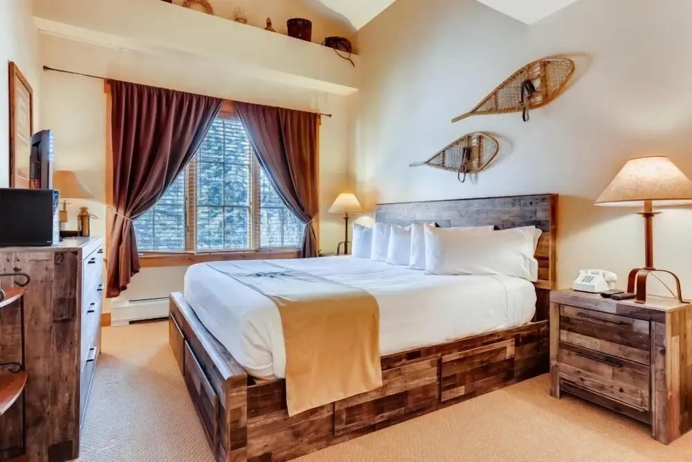 Beautiful 2 Bedroom Mountain Condo In River Run Village With Hot Tub Access And Walking Distance To The Gondola