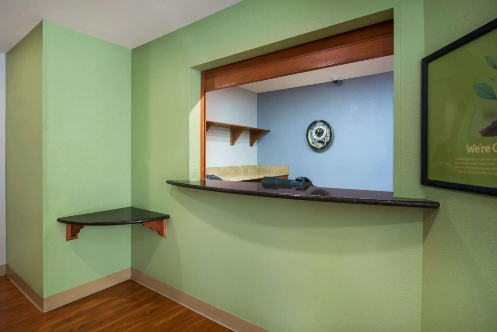 WoodSpring Suites Louisville Southeast