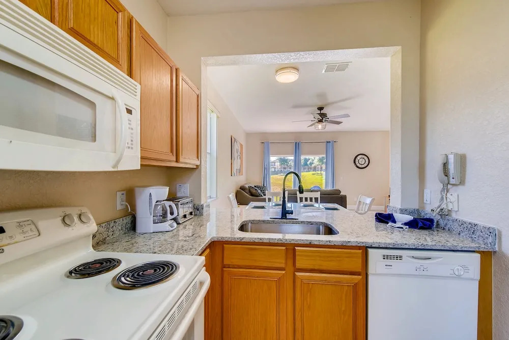 4BR Regal Palms Townhome by FS FL VH-154