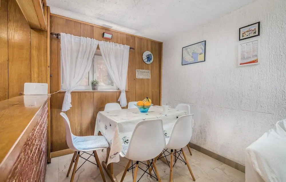 2 Bedroom Gorgeous Home In Baska